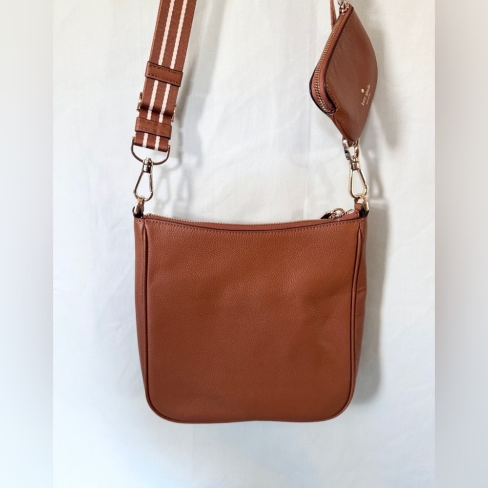 Kate Spade NWOT Brown Crossbody Bag w/matching Sm. Pouch & Stiped Guitar Strap - Picture 2 of 6